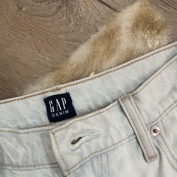 Gap light wash distressed mom jeans - Picture 2 of 6
